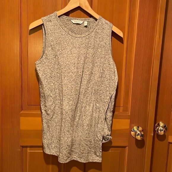Athleta woman’s grey tank top - Picture 1 of 9